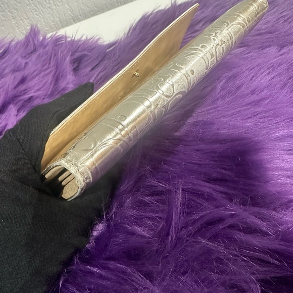 DIOR PATENT LEATHER EMBOSSED CONTINENTAL WALLET - Picture 9 of 10